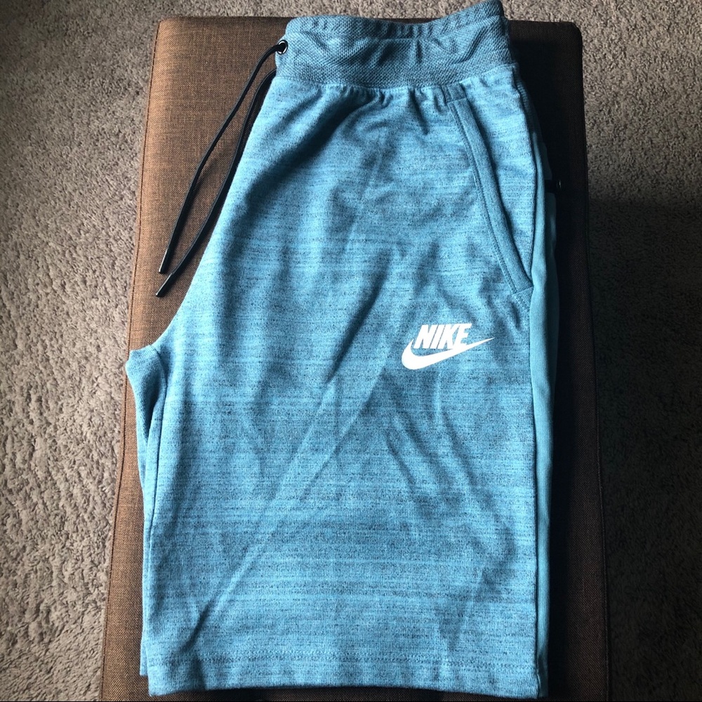 Men’s Nike Shorts, size medium.
